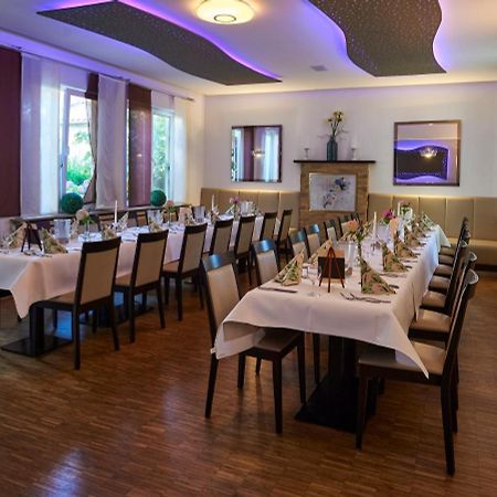 Hotel Restaurant Lindenhof Biblis Екстер'єр фото