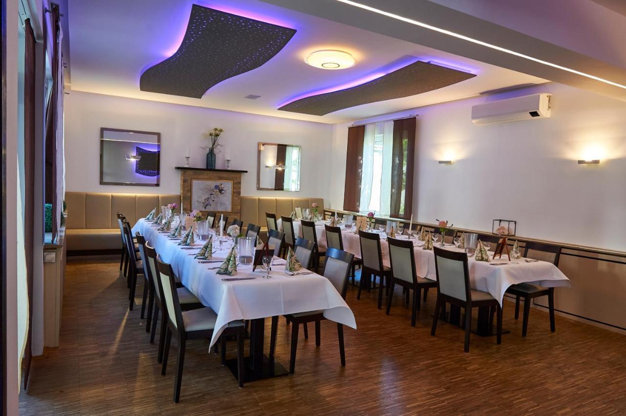 Hotel Restaurant Lindenhof Biblis Екстер'єр фото